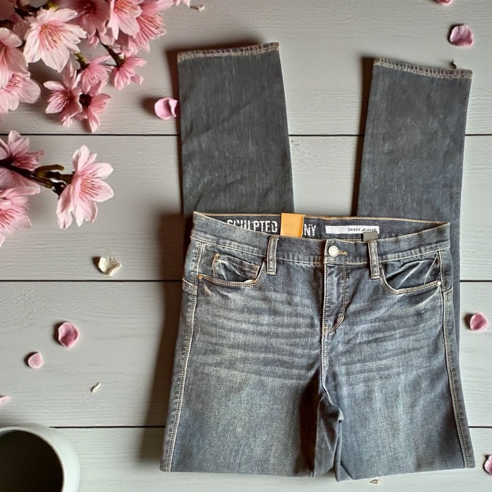 NWT DKNY Body Sculpt Women’s Jean sz 8 (32/32)